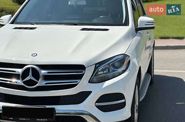Позашляховик / Кросовер Mercedes-Benz GLE-Class 2015 в 