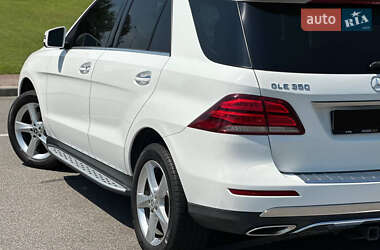 Позашляховик / Кросовер Mercedes-Benz GLE-Class 2015 в 