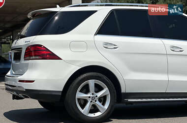 Позашляховик / Кросовер Mercedes-Benz GLE-Class 2015 в 