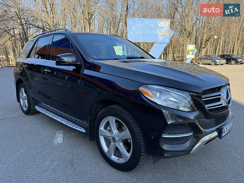 Внедорожник / Кроссовер Mercedes-Benz GLE-Class 2017 в 