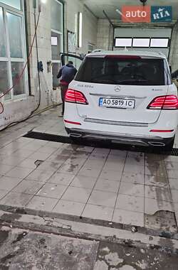 Внедорожник / Кроссовер Mercedes-Benz GLE-Class 2015 в 