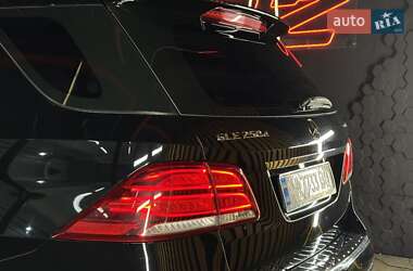 Внедорожник / Кроссовер Mercedes-Benz GLE-Class 2016 в 