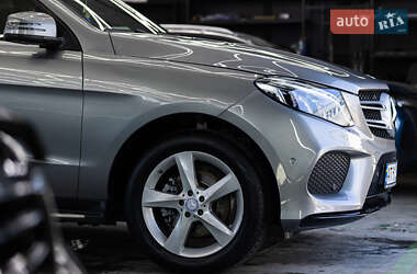 Позашляховик / Кросовер Mercedes-Benz GLE-Class 2016 в 
