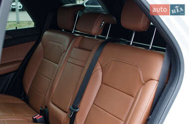 Внедорожник / Кроссовер Mercedes-Benz GLE-Class 2016 в 