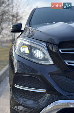 Внедорожник / Кроссовер Mercedes-Benz GLE-Class 2016 в 