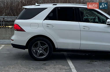 Внедорожник / Кроссовер Mercedes-Benz GLE-Class 2017 в 