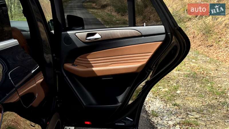 Позашляховик / Кросовер Mercedes-Benz GLE-Class 2016 в Стрию