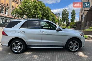 Внедорожник / Кроссовер Mercedes-Benz GLE-Class 2015 в 