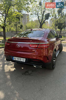Позашляховик / Кросовер Mercedes-Benz GLE-Class 2016 в 