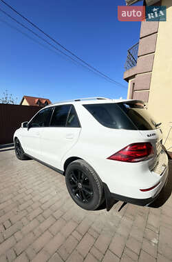 Внедорожник / Кроссовер Mercedes-Benz GLE-Class 2017 в 