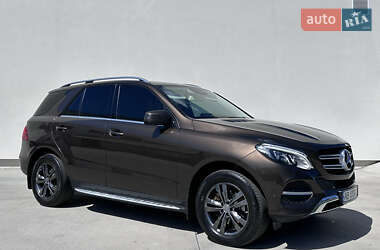 Позашляховик / Кросовер Mercedes-Benz GLE-Class 2016 в 