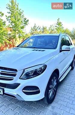 Позашляховик / Кросовер Mercedes-Benz GLE-Class 2017 в 