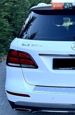 Позашляховик / Кросовер Mercedes-Benz GLE-Class 2017 в 