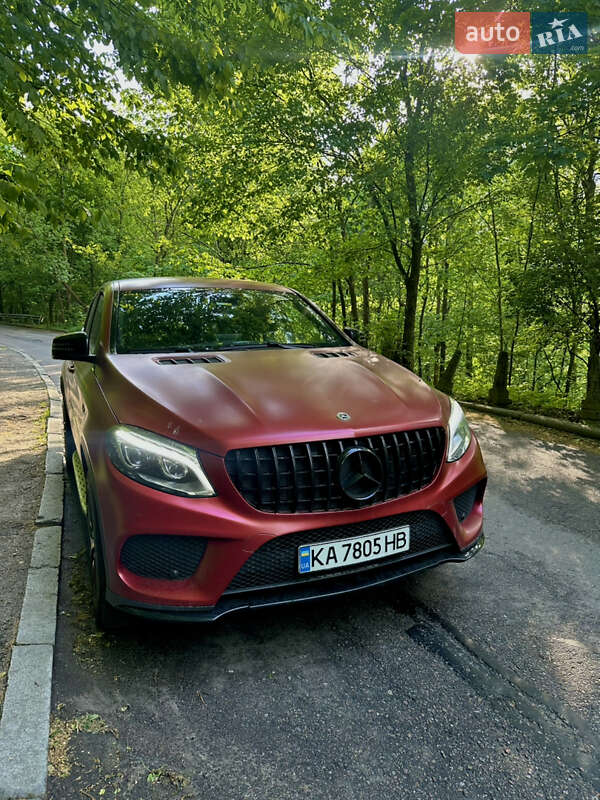 Внедорожник / Кроссовер Mercedes-Benz GLE-Class 2015 в 