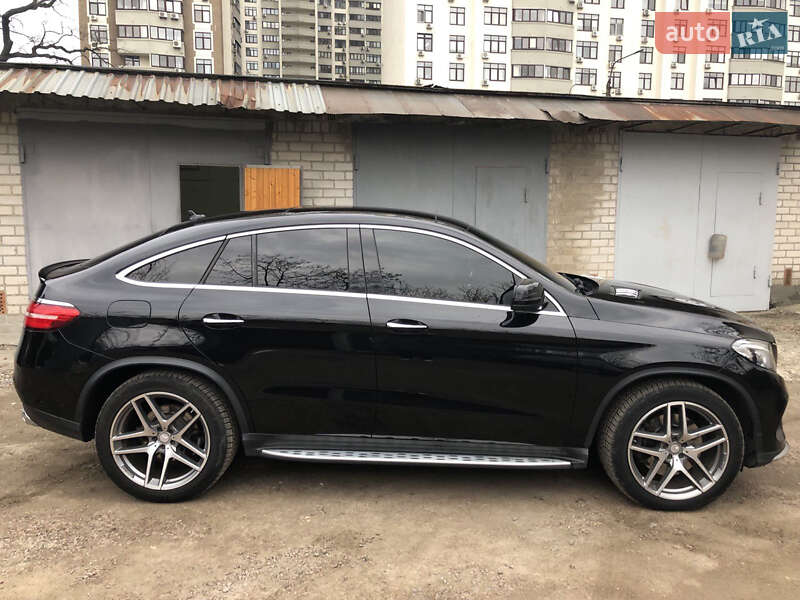 Внедорожник / Кроссовер Mercedes-Benz GLE-Class 2015 в Киеве
