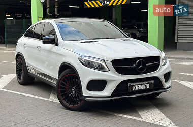 Позашляховик / Кросовер Mercedes-Benz GLE-Class 2016 в 