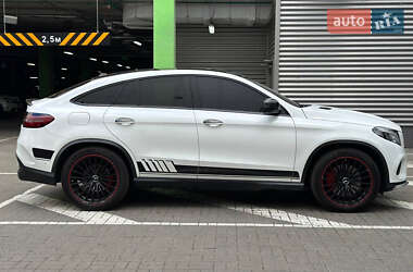 Позашляховик / Кросовер Mercedes-Benz GLE-Class 2016 в 