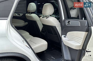 Позашляховик / Кросовер Mercedes-Benz GLE-Class 2016 в 