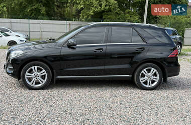 Позашляховик / Кросовер Mercedes-Benz GLE-Class 2016 в 