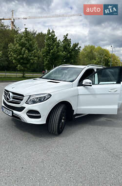 Внедорожник / Кроссовер Mercedes-Benz GLE-Class 2016 в 