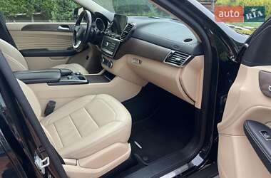 Позашляховик / Кросовер Mercedes-Benz GLE-Class 2016 в 