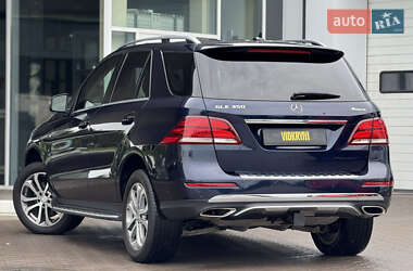 Внедорожник / Кроссовер Mercedes-Benz GLE-Class 2016 в 
