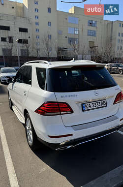 Позашляховик / Кросовер Mercedes-Benz GLE-Class 2016 в 
