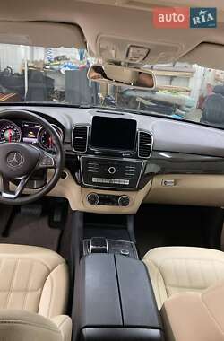 Позашляховик / Кросовер Mercedes-Benz GLE-Class 2016 в 