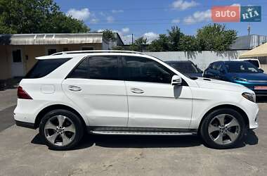 Внедорожник / Кроссовер Mercedes-Benz GLE-Class 2017 в 