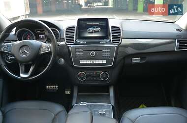 Позашляховик / Кросовер Mercedes-Benz GLE-Class 2016 в 