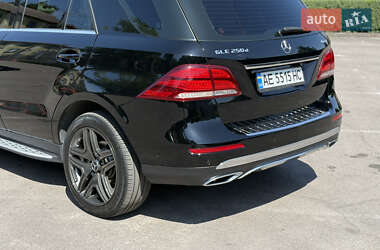Внедорожник / Кроссовер Mercedes-Benz GLE-Class 2016 в 