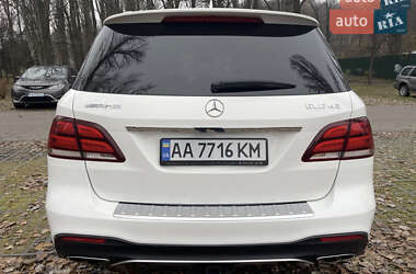 Внедорожник / Кроссовер Mercedes-Benz GLE-Class 2017 в 