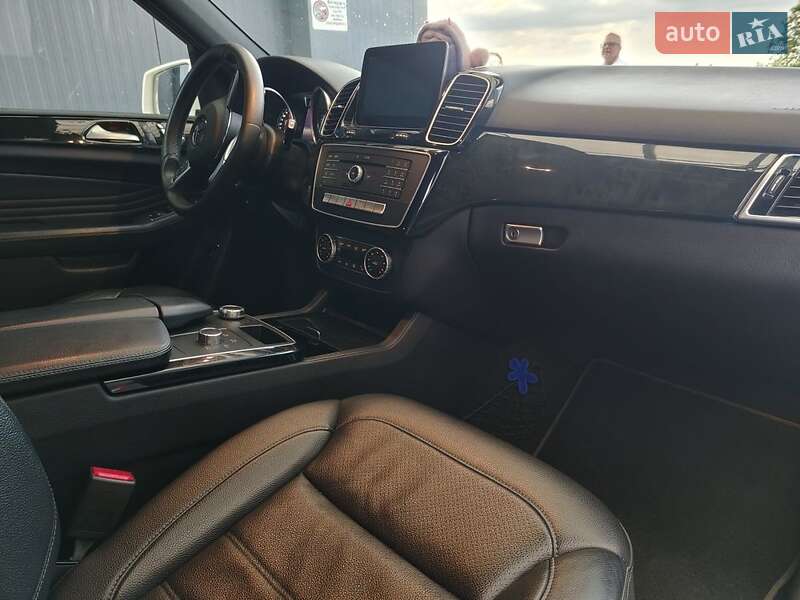 Внедорожник / Кроссовер Mercedes-Benz GLE-Class 2016 в Киеве