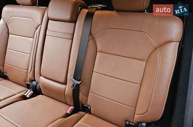 Внедорожник / Кроссовер Mercedes-Benz GLE-Class 2016 в 