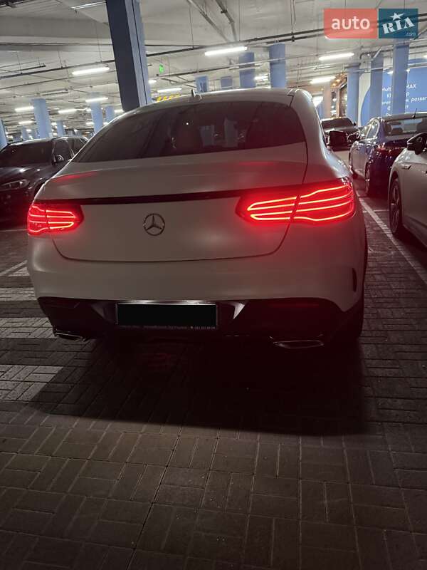 Позашляховик / Кросовер Mercedes-Benz GLE-Class 2018 в 