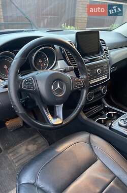 Внедорожник / Кроссовер Mercedes-Benz GLE-Class 2017 в 