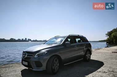 Внедорожник / Кроссовер Mercedes-Benz GLE-Class 2017 в 