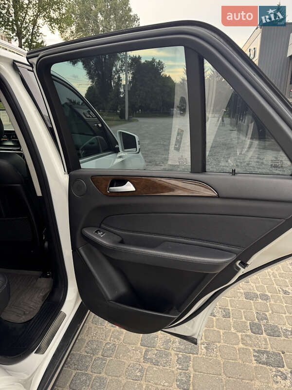 Внедорожник / Кроссовер Mercedes-Benz GLE-Class 2015 в Тернополе