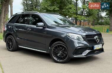 Позашляховик / Кросовер Mercedes-Benz GLE-Class 2016 в 