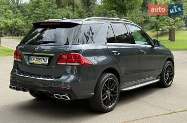 Позашляховик / Кросовер Mercedes-Benz GLE-Class 2016 в 