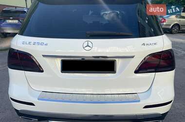 Внедорожник / Кроссовер Mercedes-Benz GLE-Class 2015 в 