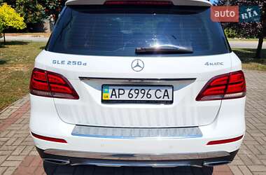 Внедорожник / Кроссовер Mercedes-Benz GLE-Class 2015 в 