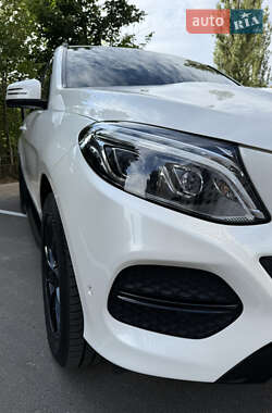 Внедорожник / Кроссовер Mercedes-Benz GLE-Class 2016 в 