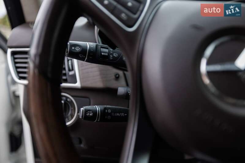 Внедорожник / Кроссовер Mercedes-Benz GLE-Class 2016 в Брошневе