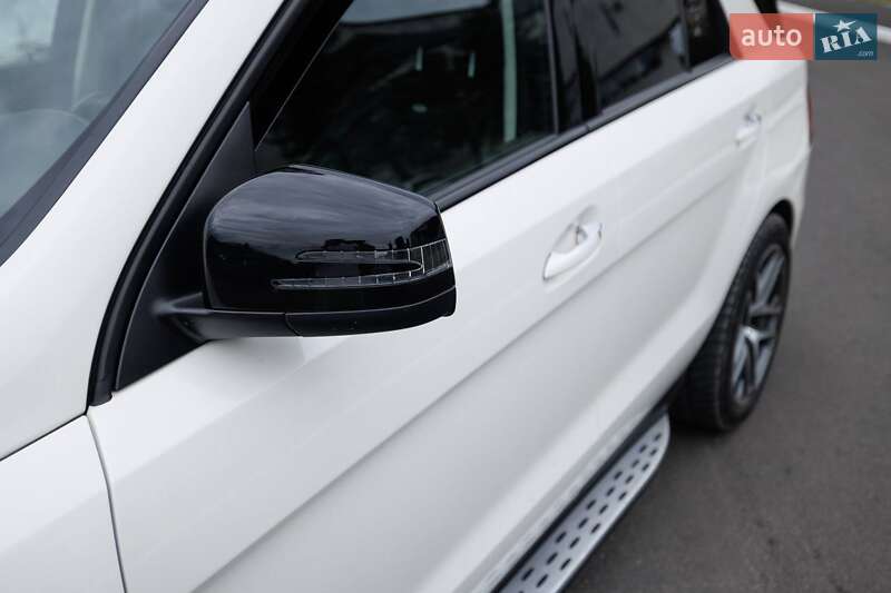 Внедорожник / Кроссовер Mercedes-Benz GLE-Class 2016 в Брошневе