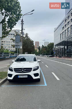 Внедорожник / Кроссовер Mercedes-Benz GLE-Class 2016 в 