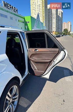 Внедорожник / Кроссовер Mercedes-Benz GLE-Class 2016 в 