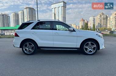 Внедорожник / Кроссовер Mercedes-Benz GLE-Class 2017 в 