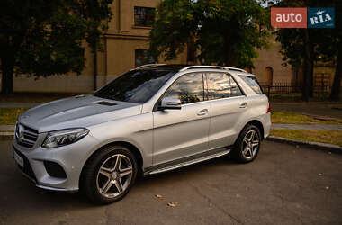 Внедорожник / Кроссовер Mercedes-Benz GLE-Class 2016 в 