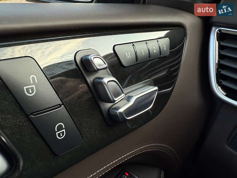 Внедорожник / Кроссовер Mercedes-Benz GLE-Class 2018 в Одессе фото 9 Внедорожник / Кроссовер Mercedes-Benz GLE-Class 2018 в Одессе